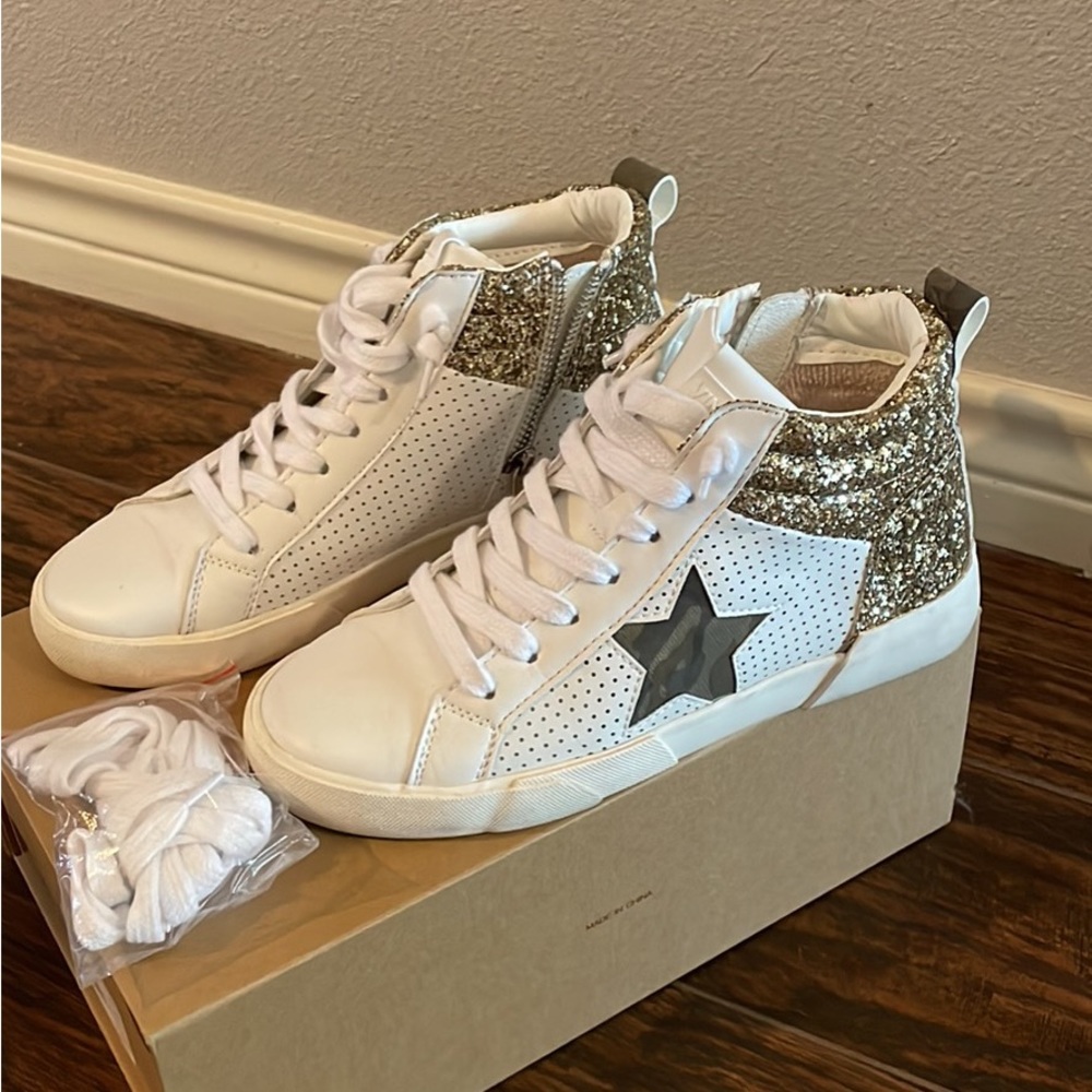 Ladies sneakers